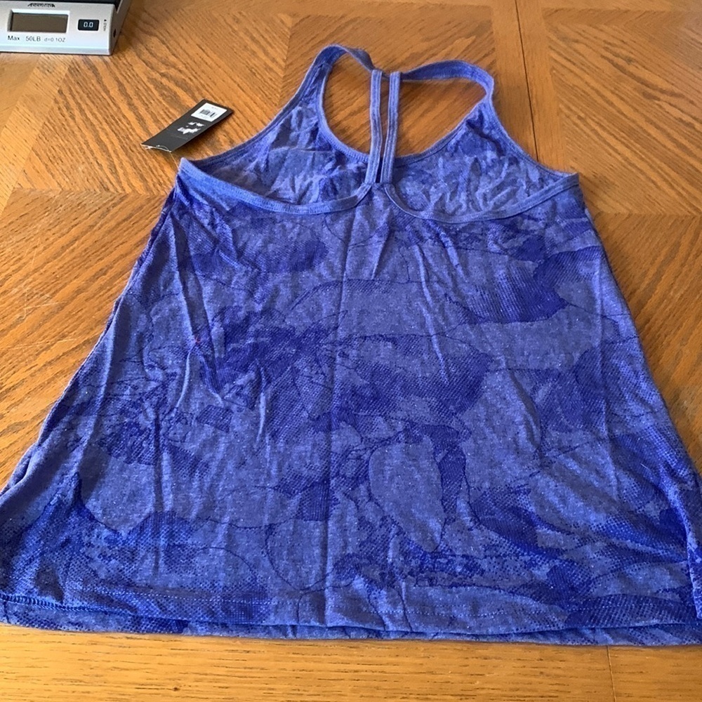 Workout tank - Picture 2 of 9